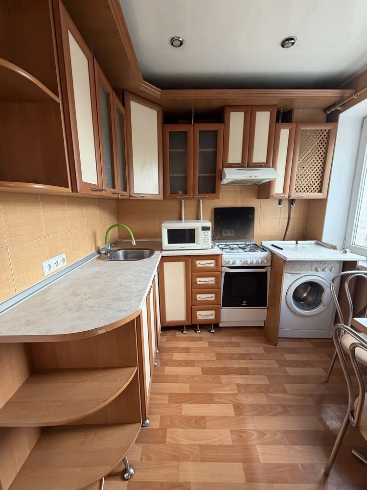 For Sale: 2-bedroom apartment at Metalgors Avenue 27.