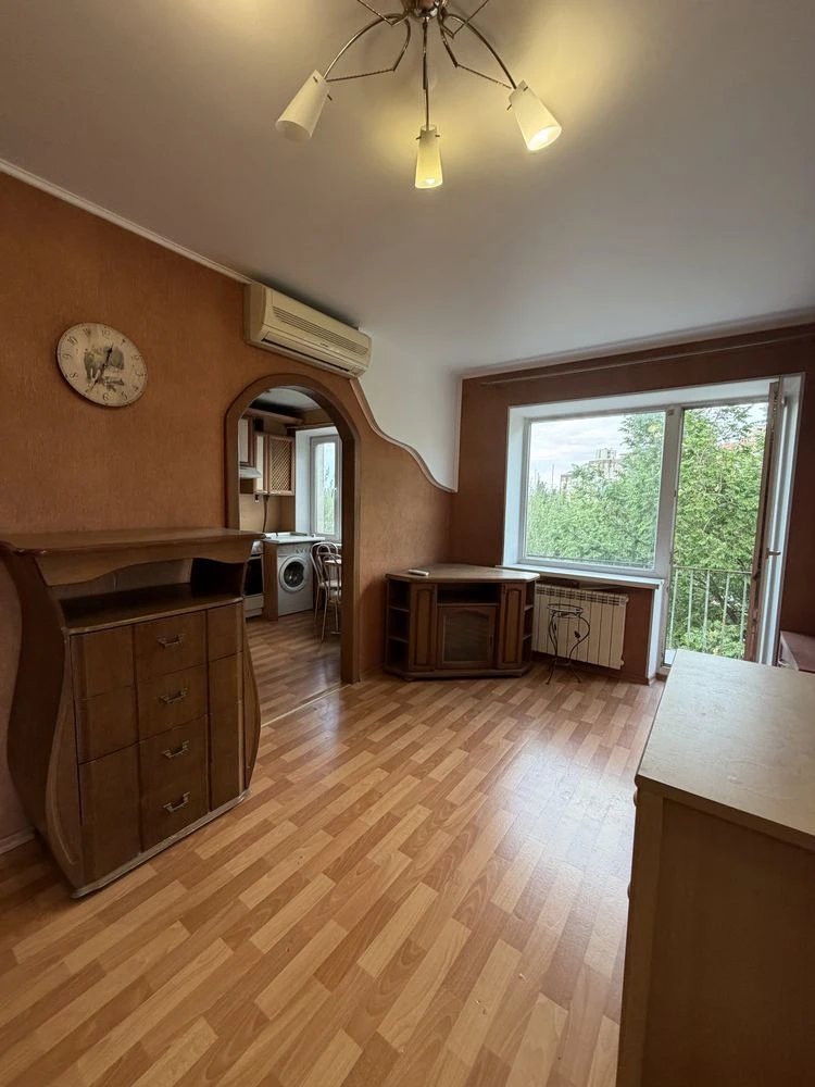 For Sale: 2-bedroom apartment at Metalgors Avenue 27.