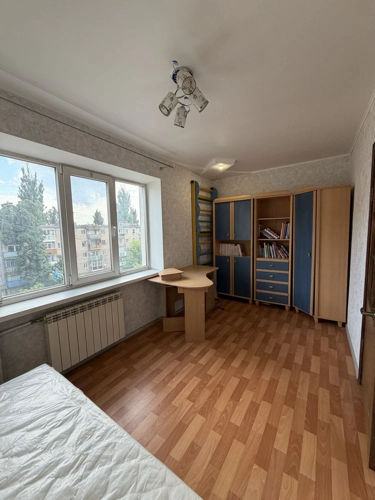 For Sale: 2-bedroom apartment at Metalgors Avenue 27.