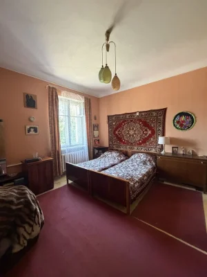Sale of an apartment on Ploshcha Shakhtars'ka Slava 2 (Dzerzhynka).