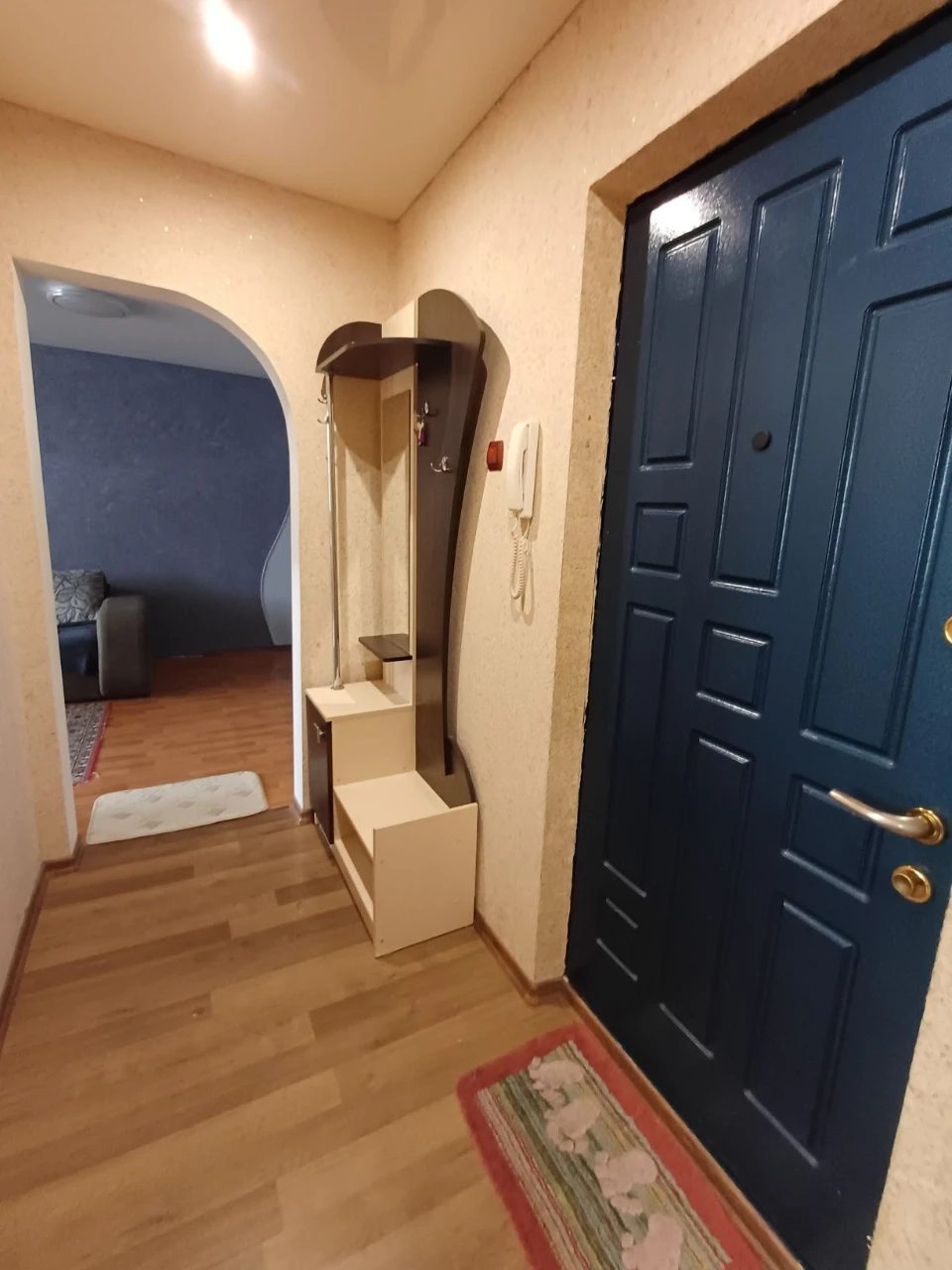 Продаж 2-кімнатного житла на вул. Миколи Світальського, 15. Поруч з Ю.