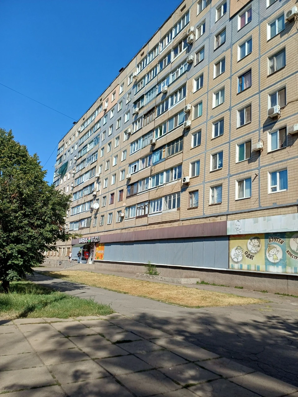 Продаж 2-кімнатного житла на вул. Миколи Світальського, 15. Поруч з Ю.