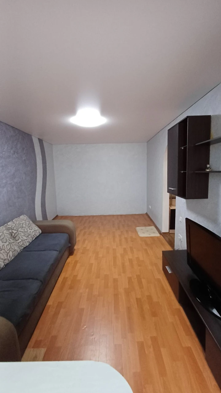 Продаж 2-кімнатного житла на вул. Миколи Світальського, 15. Поруч з Ю.