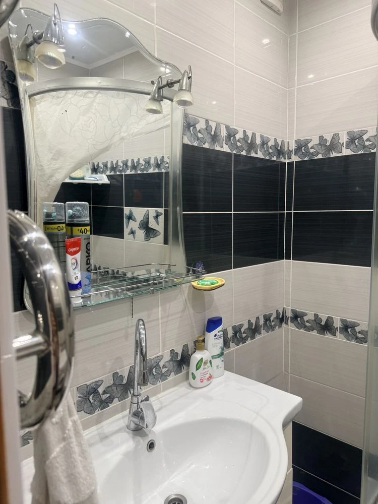 2 room apartment for sale in Sakhankaya district.