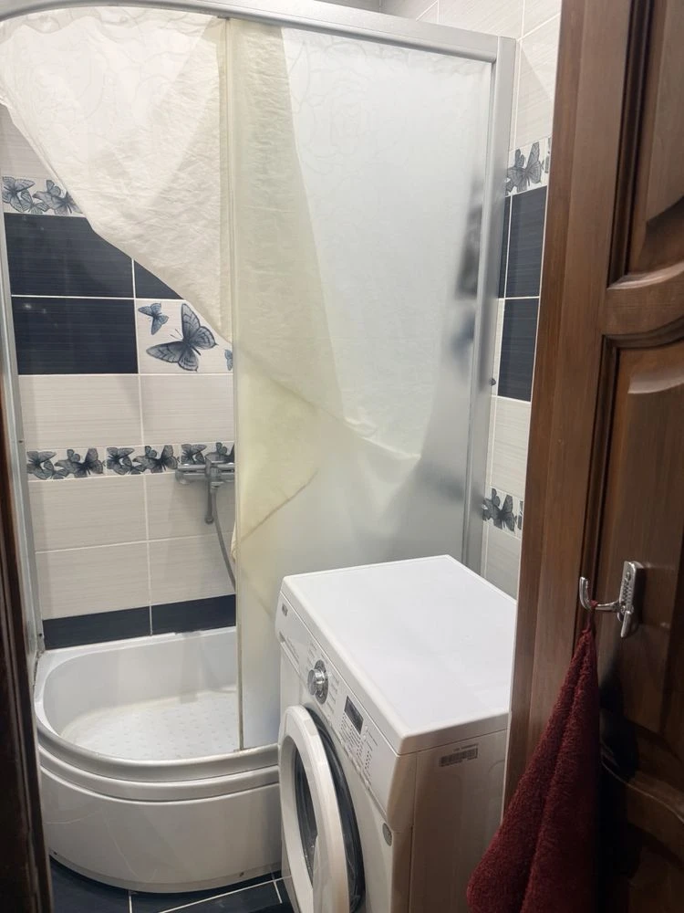 2 room apartment for sale in Sakhankaya district.
