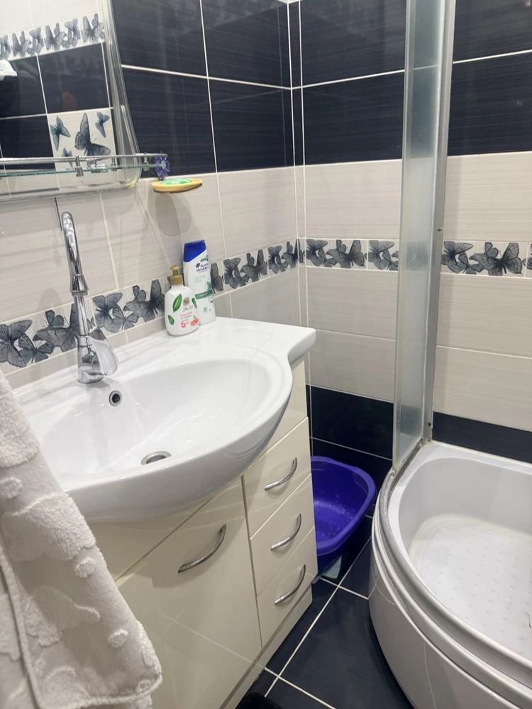 2 room apartment for sale in Sakhankaya district.