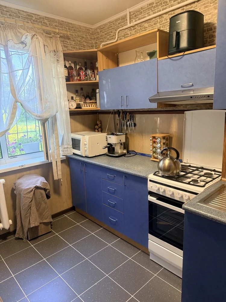 2 room apartment for sale in Sakhankaya district.