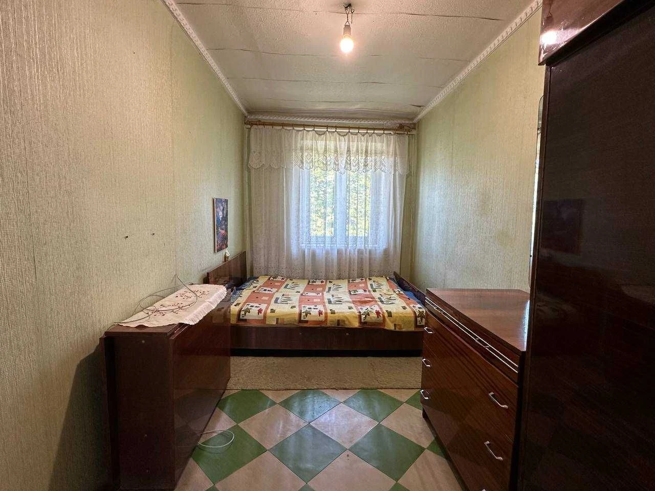 Продається 2-кімнатна квартира, вул. Криворіжсталі, стан: Віднов