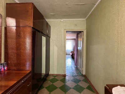 Продається 2-кімнатна квартира, вул. Криворіжсталі, стан: Віднов