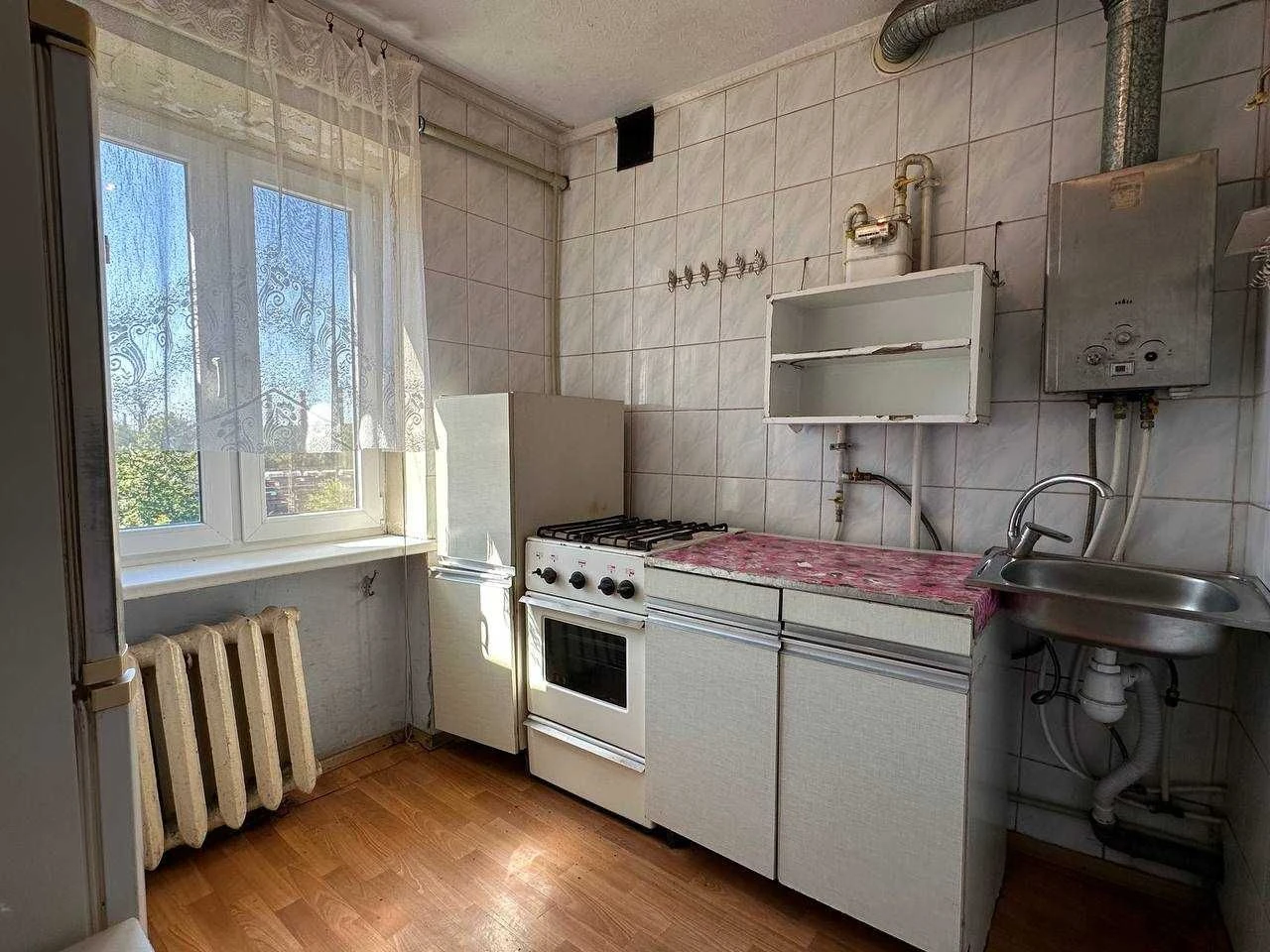 Продається 2-кімнатна квартира, вул. Криворіжсталі, стан: Віднов