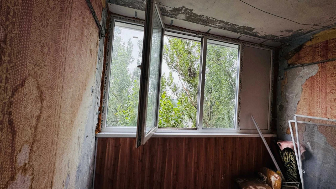 Продається 2-кімнатна квартира на м-н Зарічний, вулиця Електрозаводська