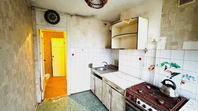 Продається 2-кімнатна квартира на м-н Зарічний, вулиця Електрозаводська