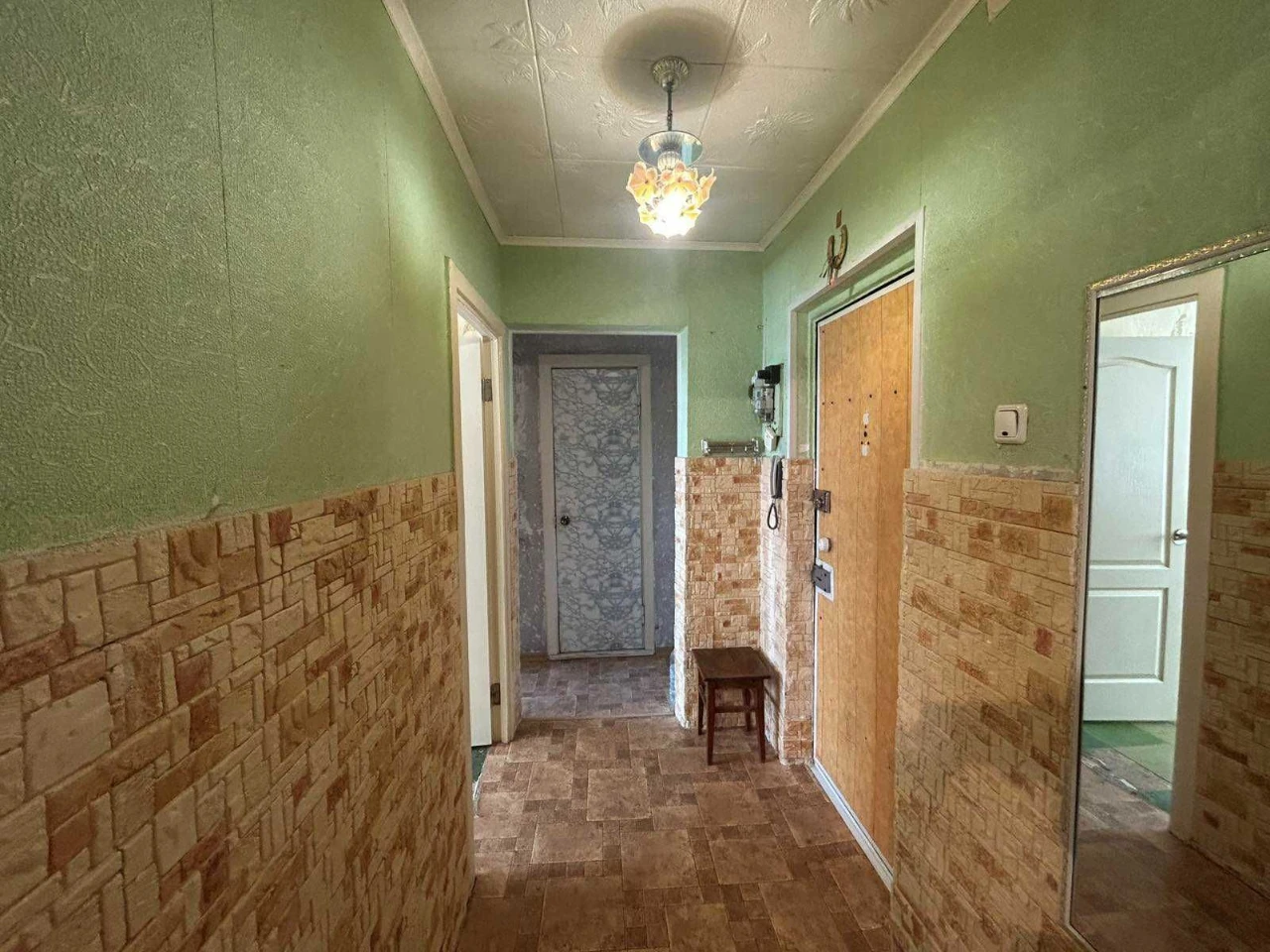 Продається 3-кімнатна квартира в Покровському районі