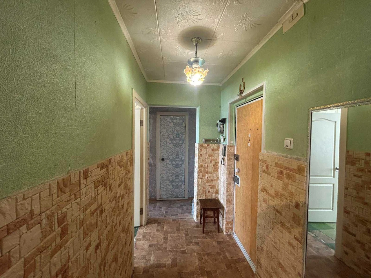 Продається 3-кімнатна квартира в Покровському районі