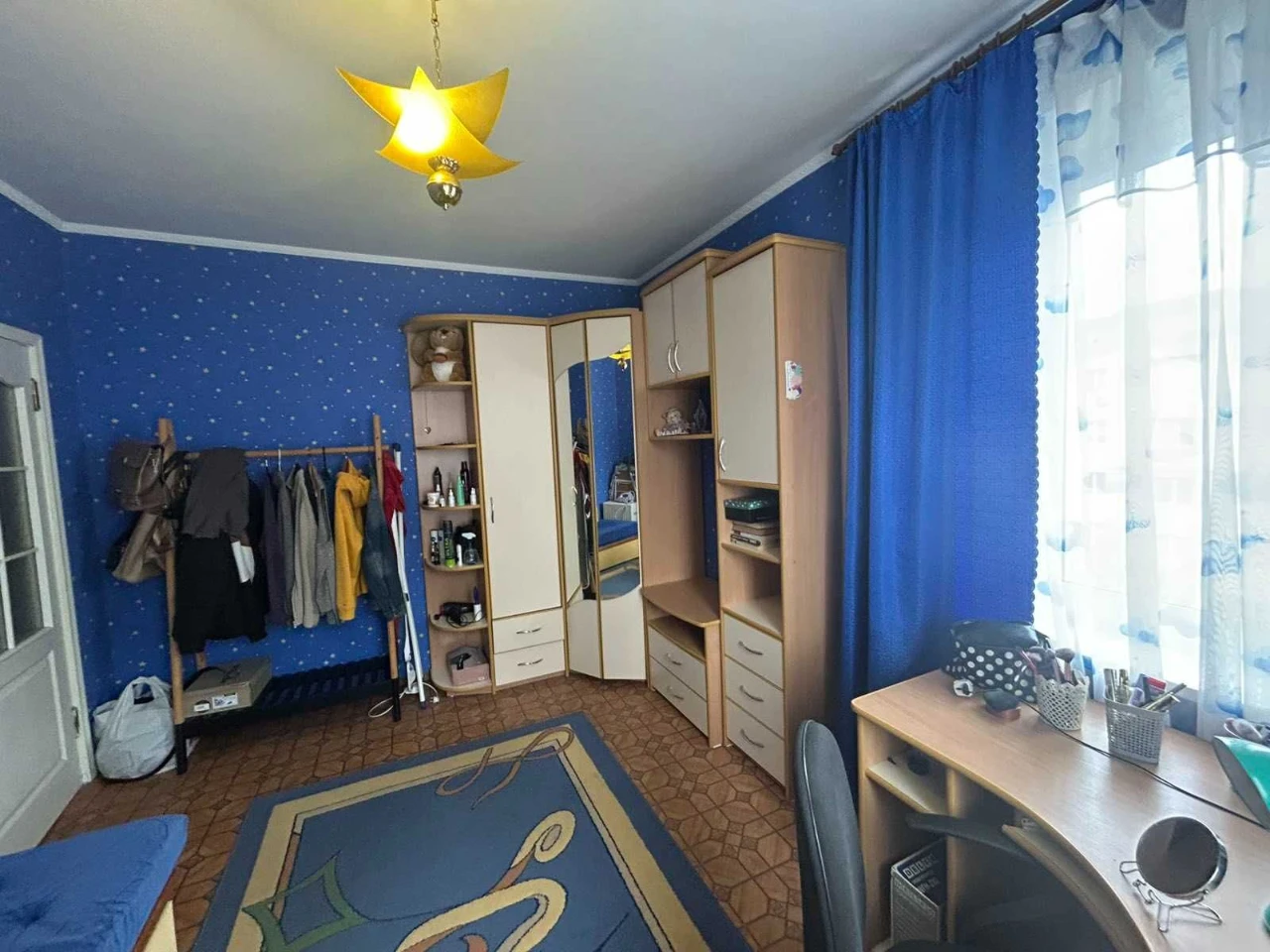 Продаж чудовоï трьохкімнатнï квартири в Довгинцівському районі