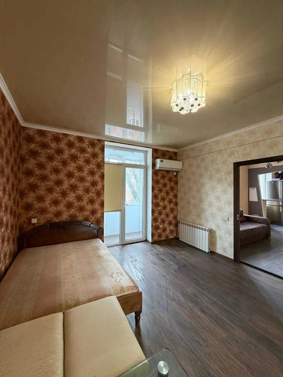 Продаж 2-кімнатної квартири — 96 квартал. Центр.