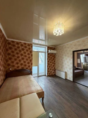 Продаж 2-кімнатної квартири — 96 квартал. Центр.