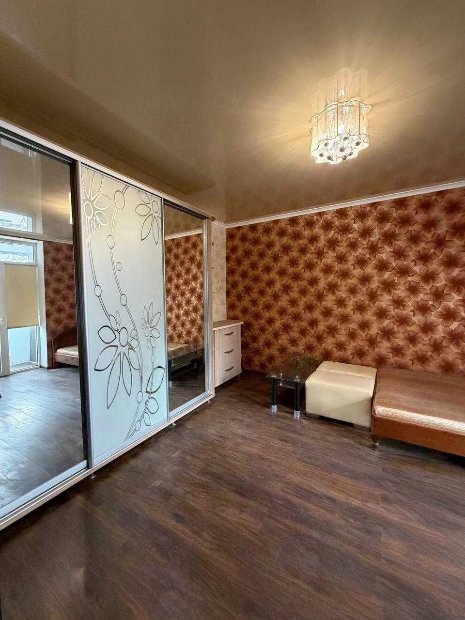 Продаж 2-кімнатної квартири — 96 квартал. Центр.