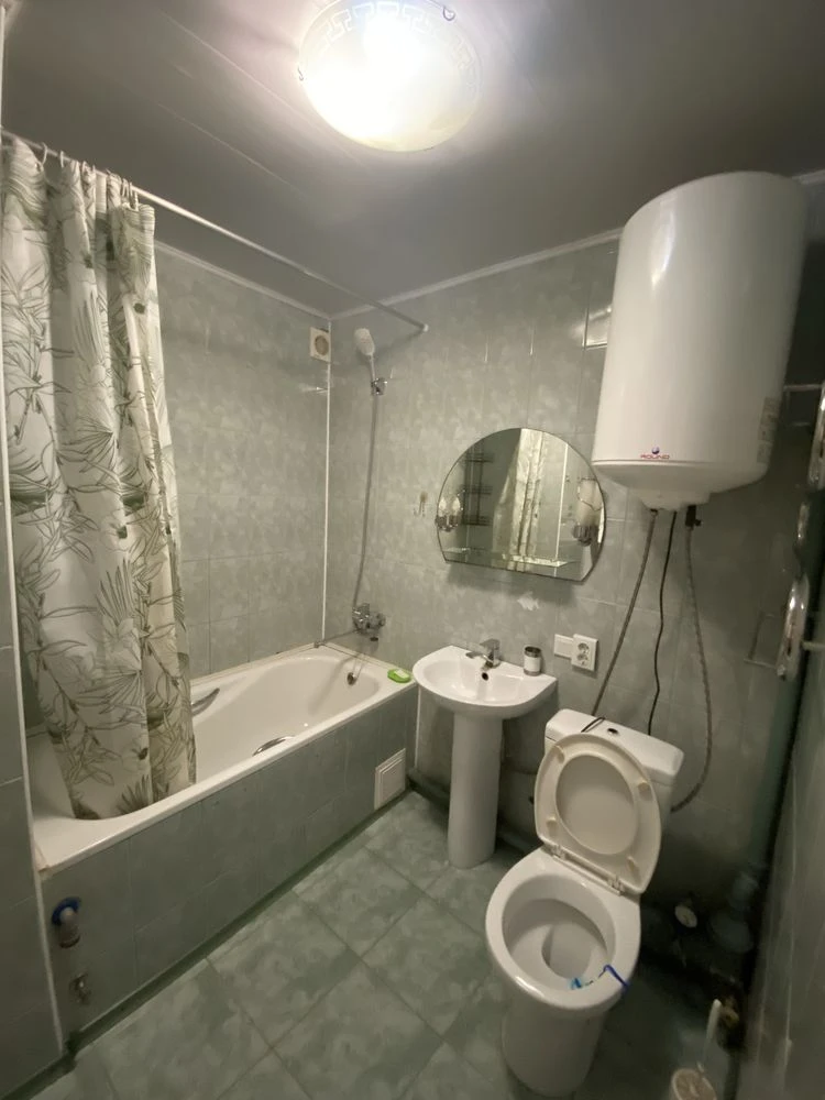 For sale 2-room apartment in the Central urban district of the Krivbassov district.