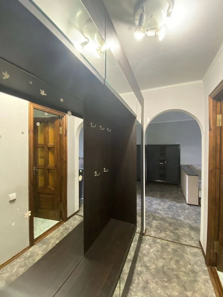 For sale 2-room apartment in the Central urban district of the Krivbassov district.