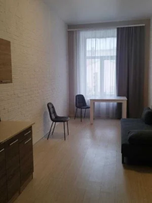 Продам квартиру-студию в Центре.