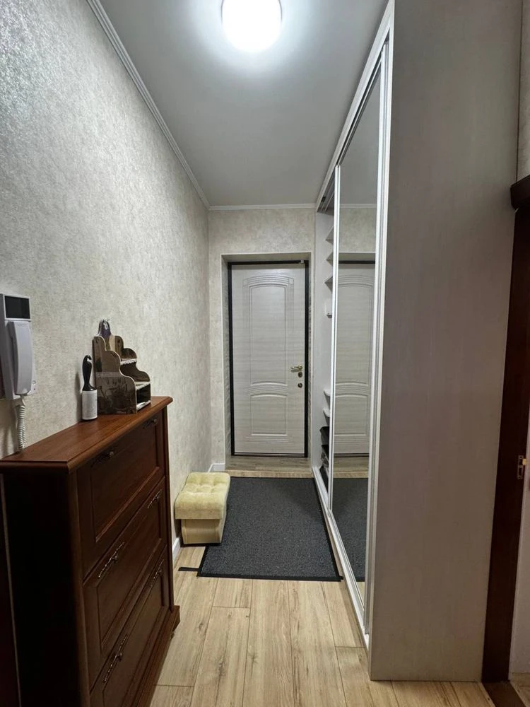 APARTMENT FOR SALE - 3-room Apartment in a courtyard near the Универмаг (Univermag)