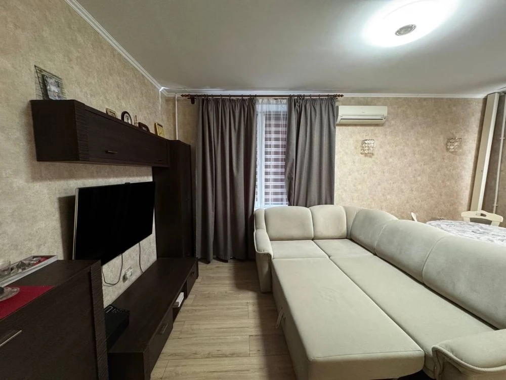 APARTMENT FOR SALE - 3-room Apartment in a courtyard near the Универмаг (Univermag)