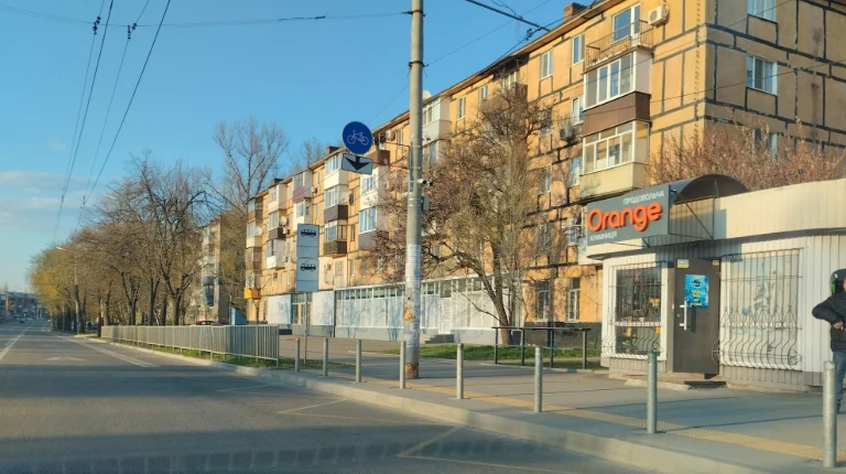 1-я квартира 4/5эт. 173 квартал  ост. Автотехникум  Дом на о
