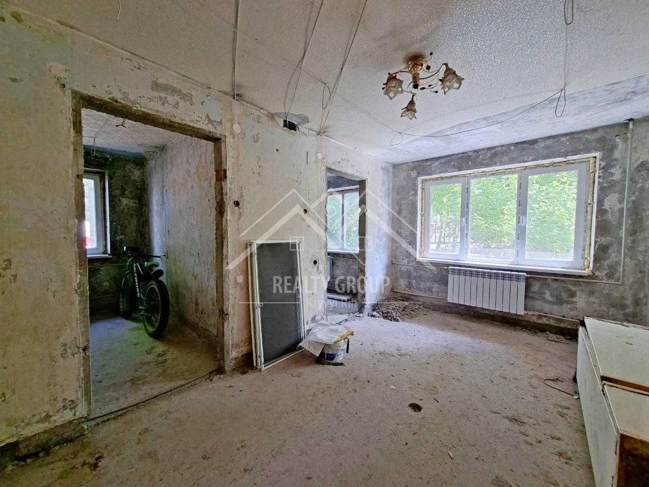 Sale of a 3-room apartment on Sobornosti Street
