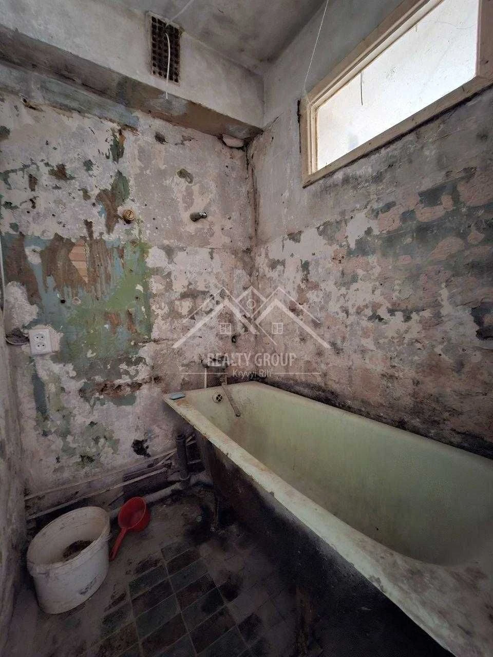 Sale of a 3-room apartment on Sobornosti Street