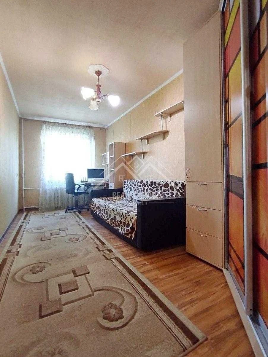 Продаж 3-кімнатного житла в Покровському районі