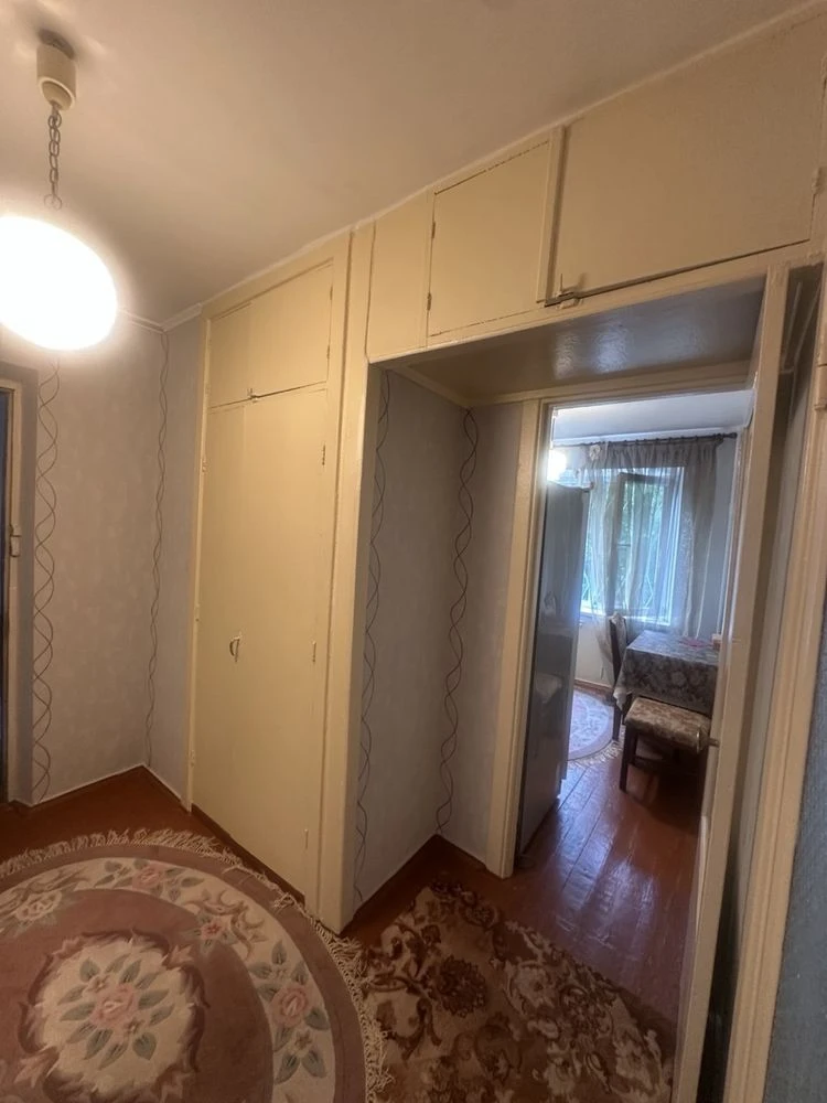 Продам Трехкомнатную квартиру 17 квартал Терновской район