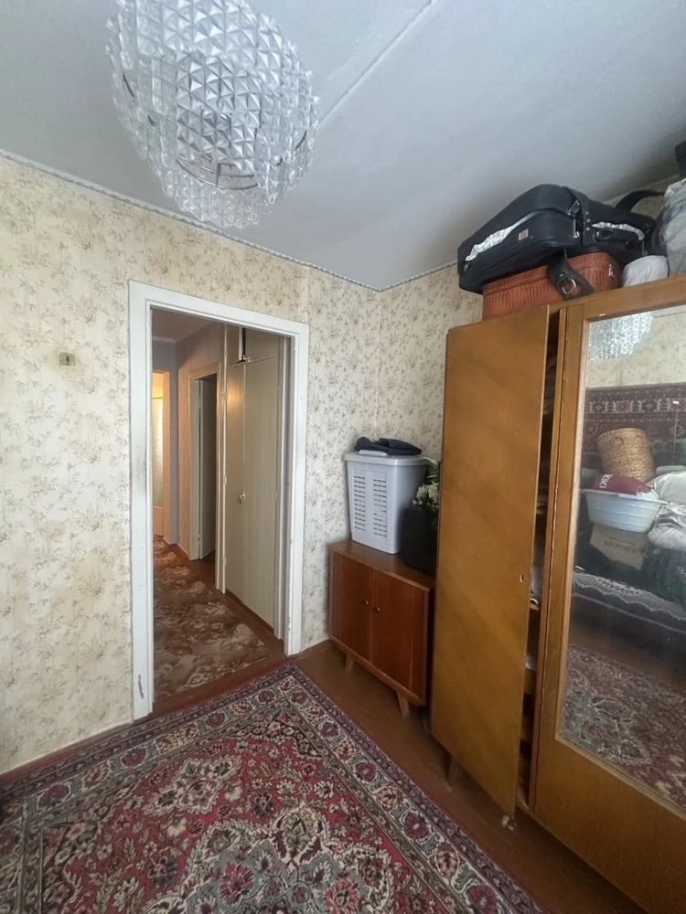 Продам Трехкомнатную квартиру 17 квартал Терновской район
