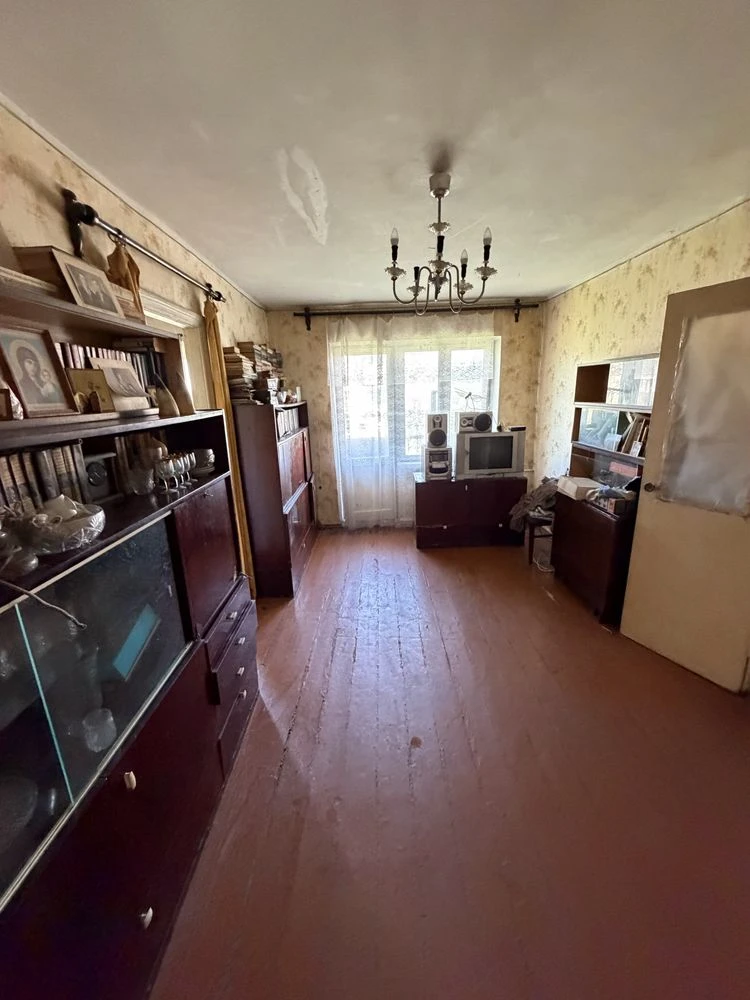For sale: 3-bedroom apartment in the metallurgical district.