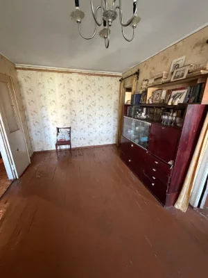 For sale: 3-bedroom apartment in the metallurgical district.