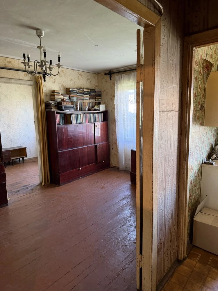For sale: 3-bedroom apartment in the metallurgical district.
