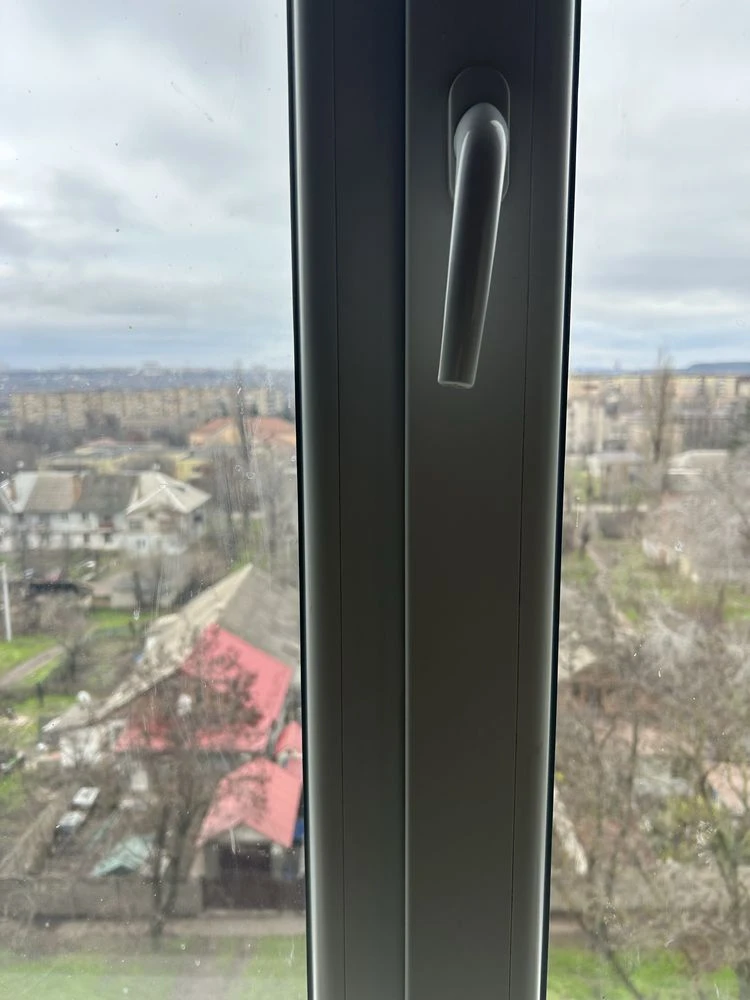 Kres вул. Нарвська - Spacious 3-bedroom apartment with a large balcony