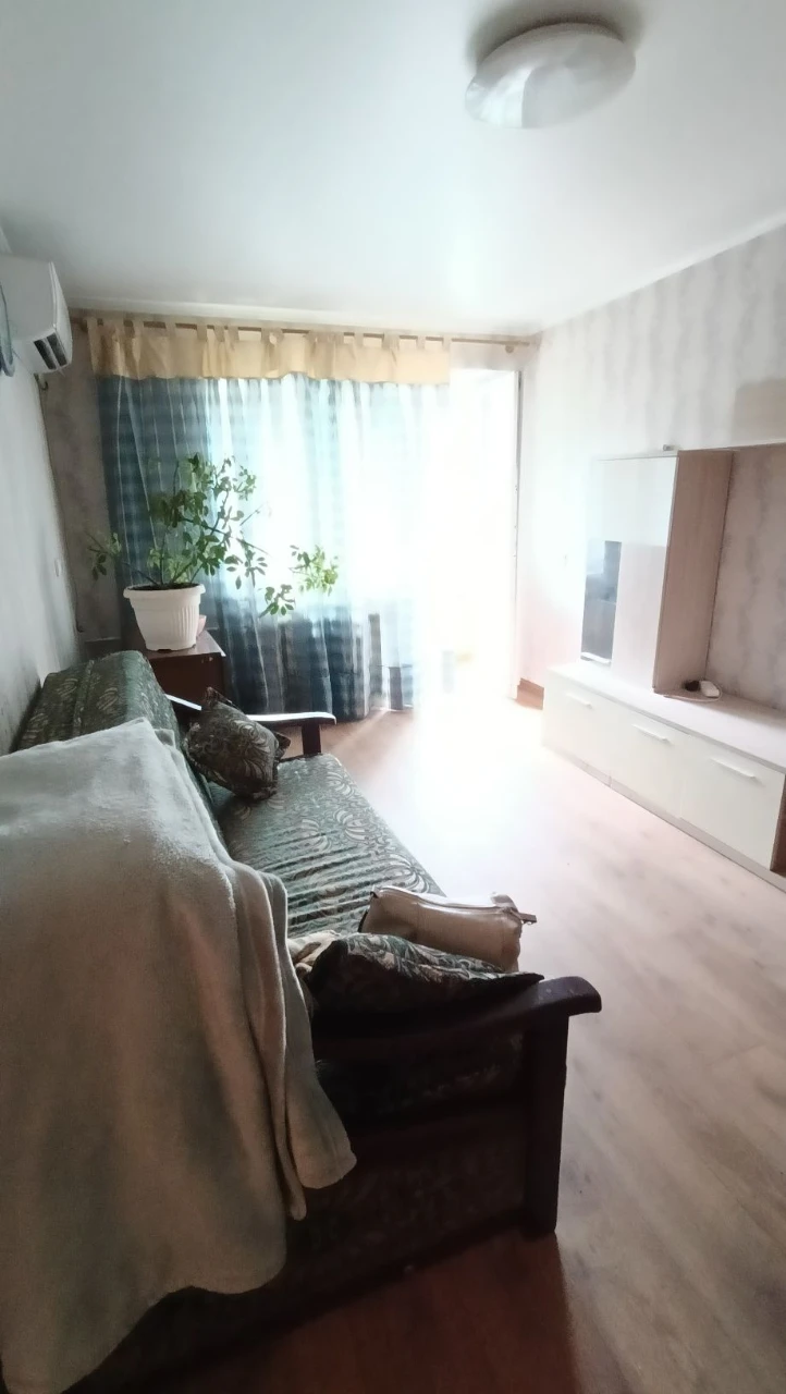 Продається терміново 3-кімнатна квартира, вул. Соборності