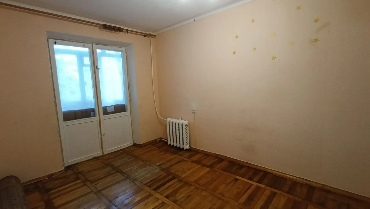 Продається терміново 2-кімнатна квартира 98 кв. м