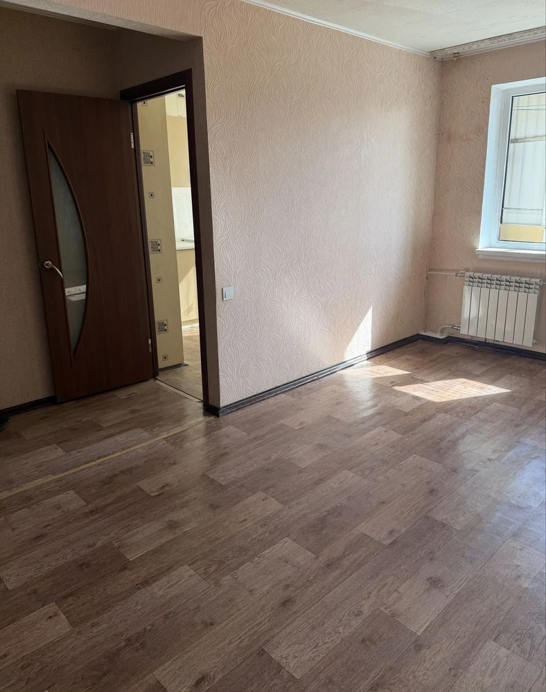 Продам 2-х  комнатную Соцгород (Восход)