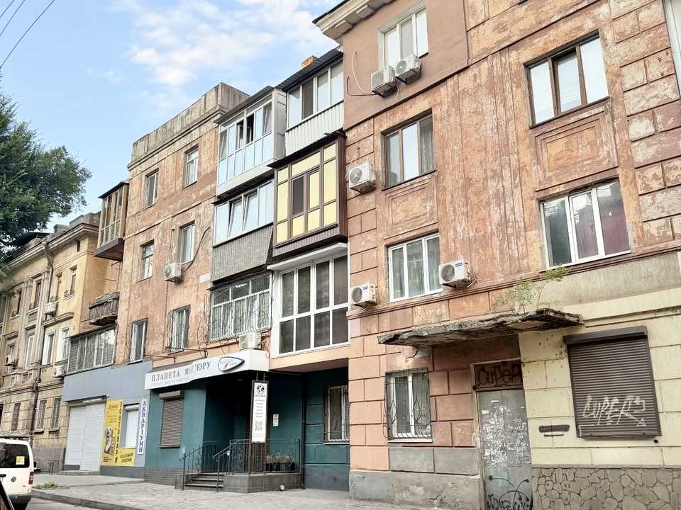 Apartment. Kryvyi Rih, Komerciyna Vulytsia (Yanova)