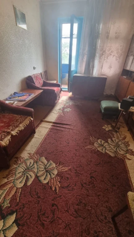 For Sale: 2-room apartment on Spasenskaya 23.