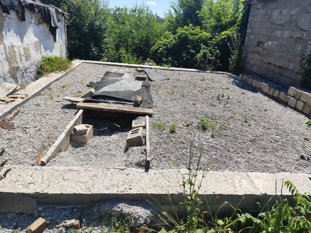 Продається 2-кімнатна квартира в районі зупинки «Сурікова»
