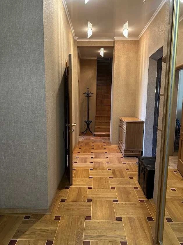 Продаю 4-кімнатну квартиру з мансардою