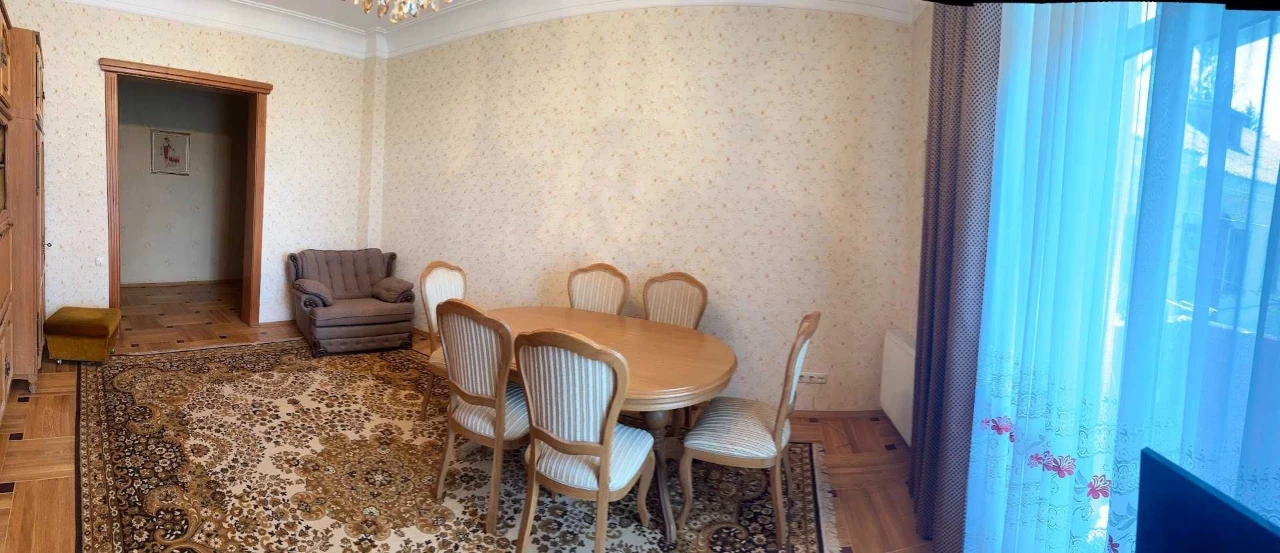 Продаю 4-кімнатну квартиру з мансардою