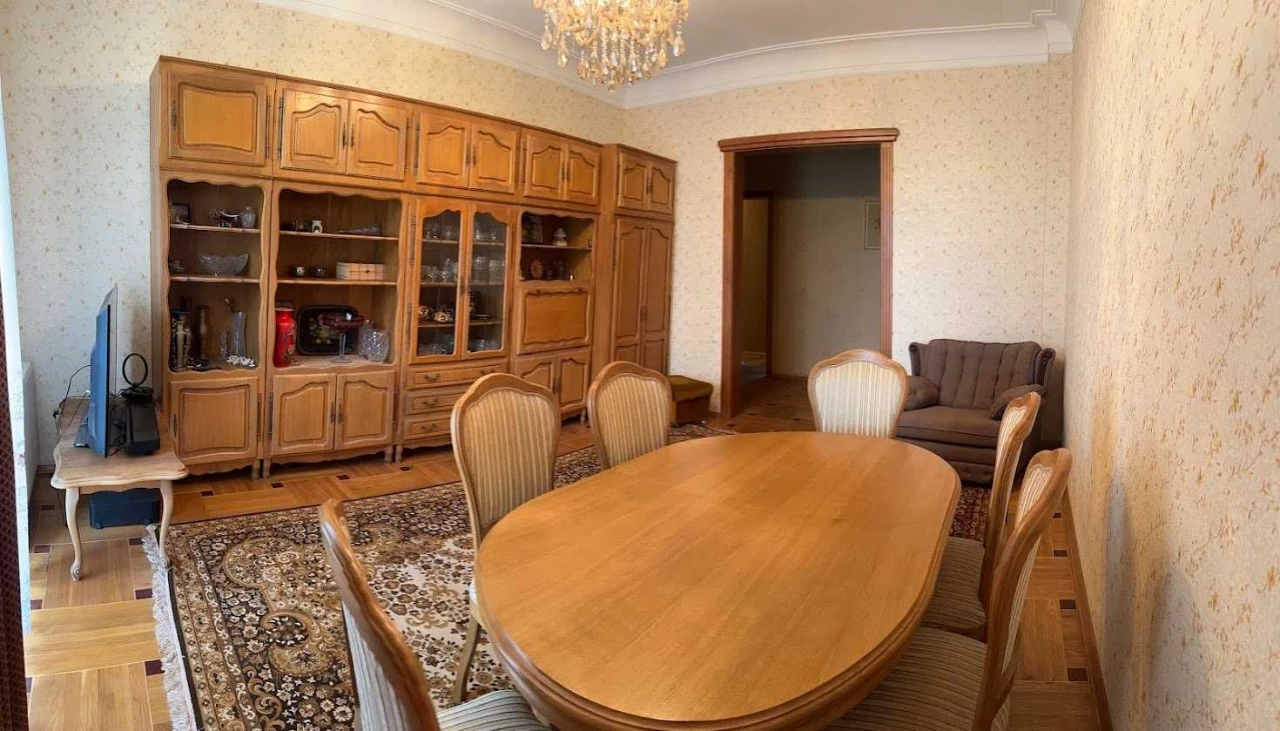 Продаю 4-кімнатну квартиру з мансардою