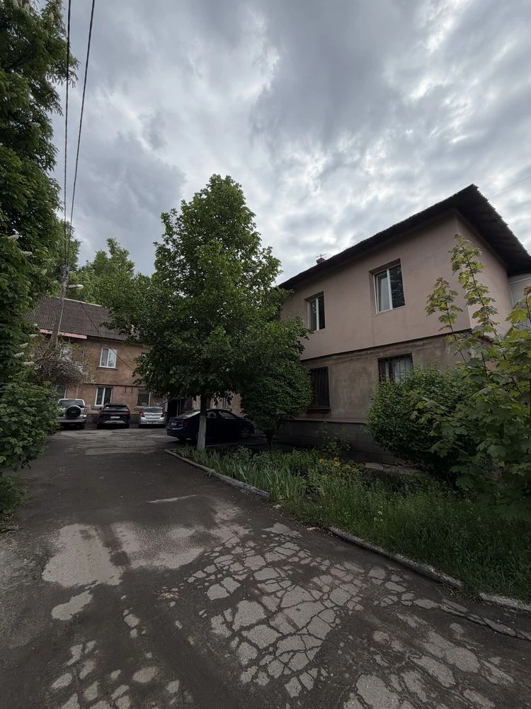 Продам Трехкомнатную квартиру у.Галатова Соцгород Металургич