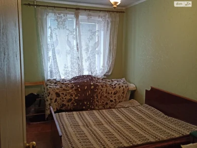 Продается квартира, Дзержинка, проспект Миру, остановка «Гараж», 2/9 этаж. Общая площадь 45 м², комнаты: 17/10, кухня 7, не угловая, все разделены, застекленная лоджия, пластиковые окна, трубы. На всей квартире (кроме санузла) паркетный пол. Счетчик на свет, газ, воду. Бойлер, кондиционер. Мебель остается: кожаный диван с двумя креслами, стенка, кровать, тумбочка. Отличное расположение: рядом остановка общественного транспорта, банки, магазины, школа, детский сад, напротив через дорогу «Варус». Цена 300 (XXX) XXX-XX-XX XX-XXXX-XX