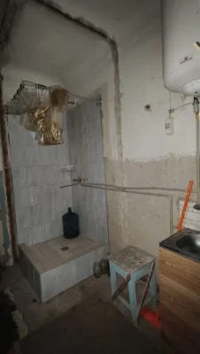 Продається велика 2-кімнатна квартира на "Рокуватій"