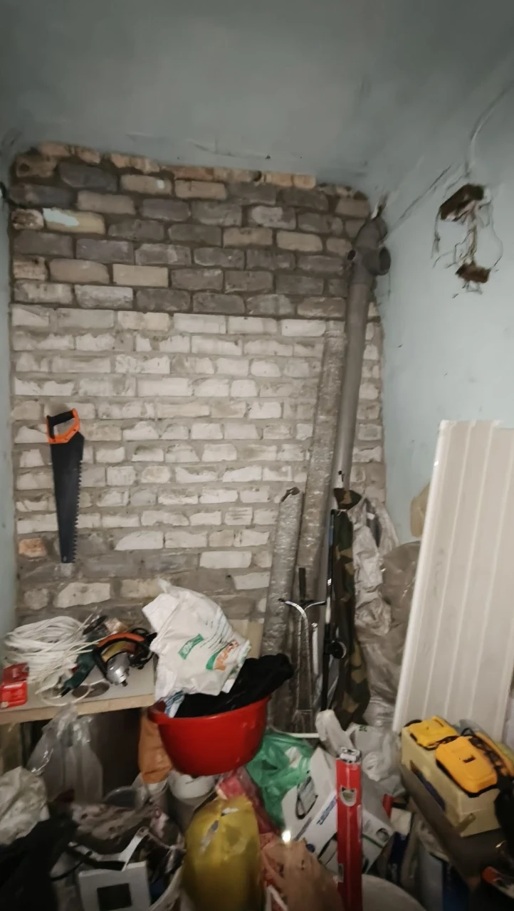 Продається велика 2-кімнатна квартира на "Рокуватій"